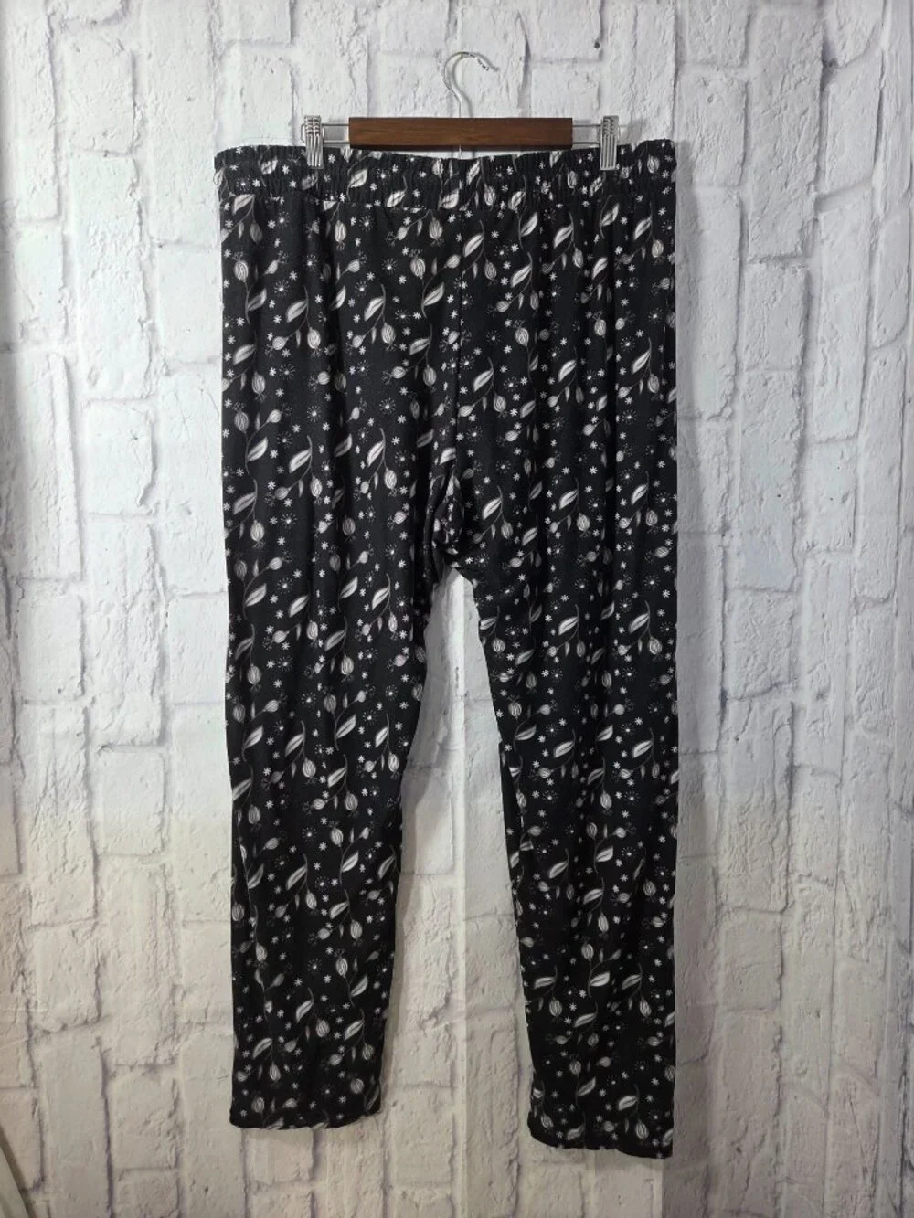 Loungewear by Seven 2XL Butterfly Floral Drawstring Fleece Pants Bundle (Flaw)